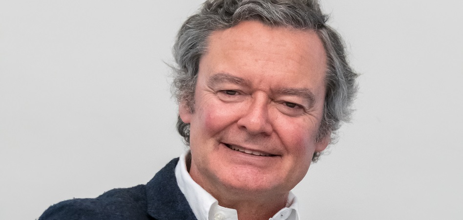 T.López-Chicheri: “Ir a un centro comercial es igual que ver el fútbol en el campo”